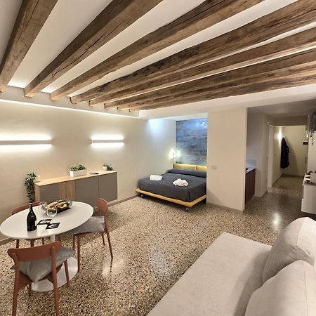Cozy Studio With Canal View البندقية المظهر الخارجي الصورة